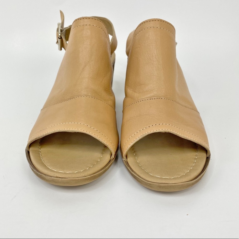 SOLD! Sophia Milano Italy Slingback Block Heel Sandals - Picture 5 of 10